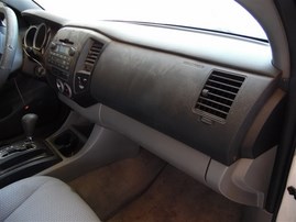 2010 Toyota Tacoma White Extended Cab 2.7L AT 2WD #Z24709